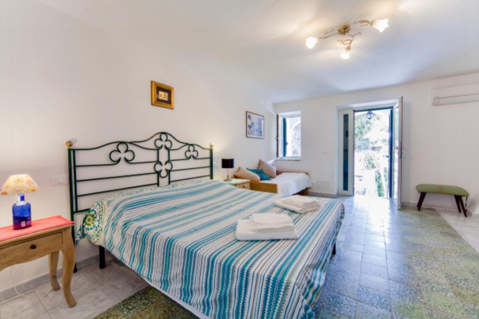 Villa Vincenzo Di Meglio Barano dʼIschia Zimmer foto